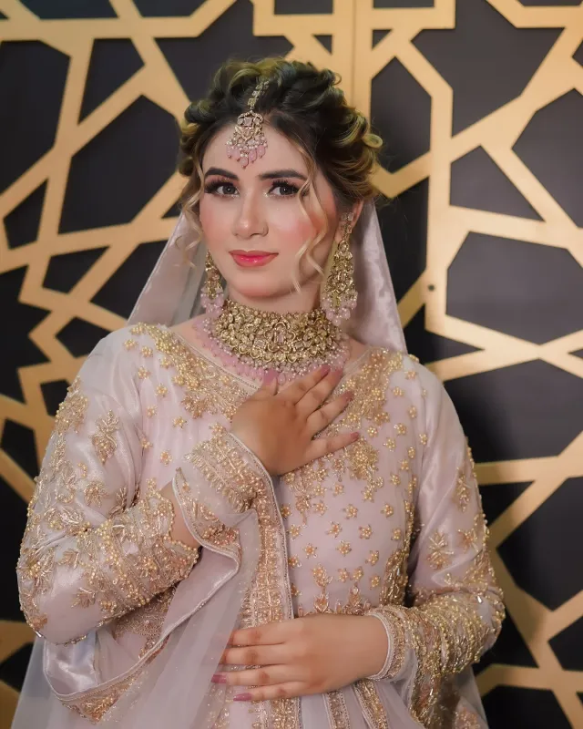 Bridal look — close crop geometric backdrop pink gold