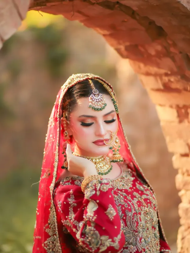Bridal look — red gold stone archway