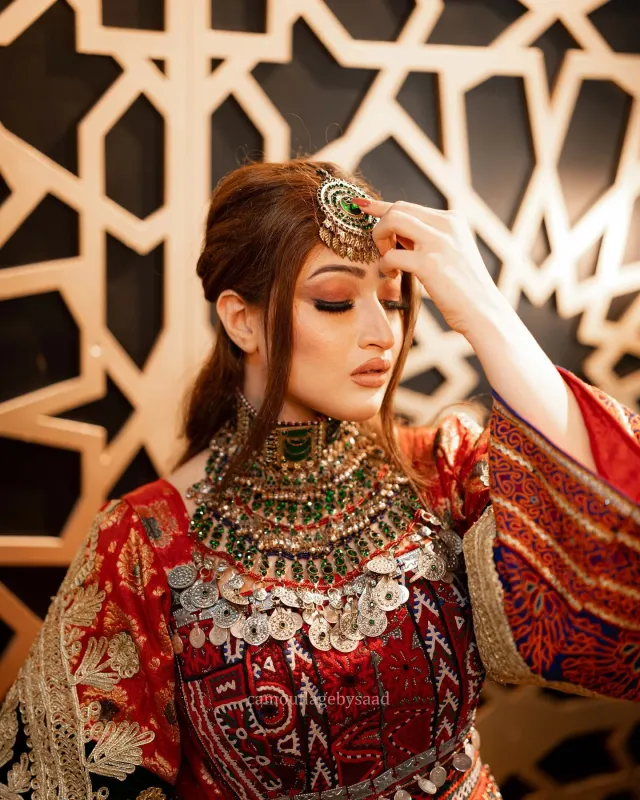 Makeup look — traditional folk jewelry warm eyeshadow