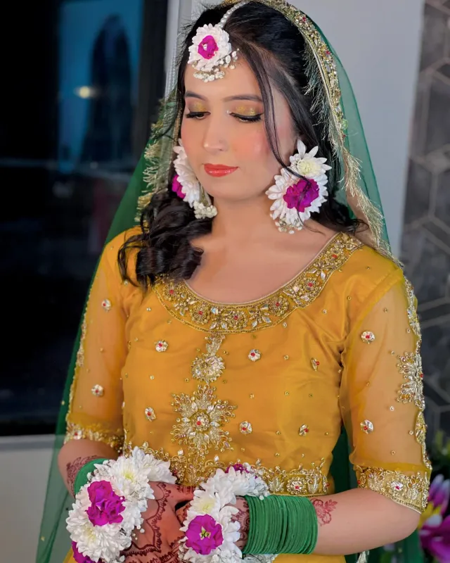 Bridal look — mehndi mustard floral jewelry